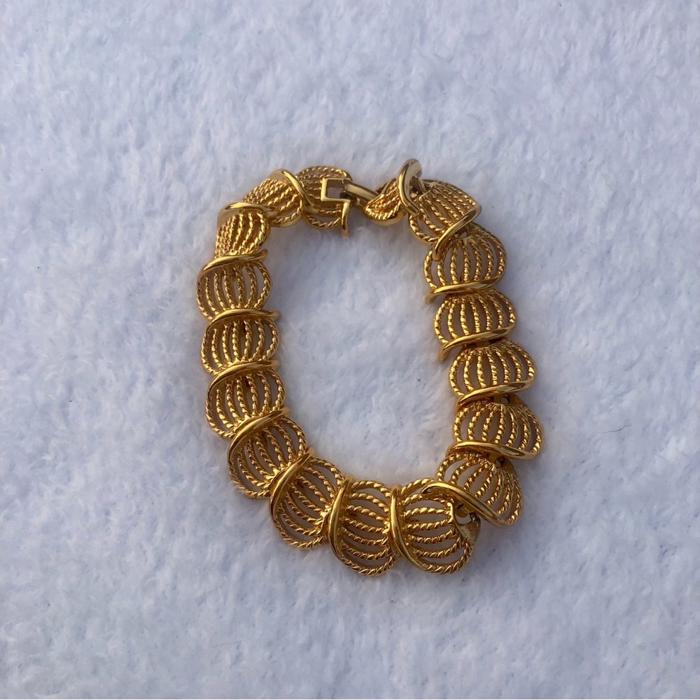 Vintage 1990 Napier Bracelet Vanity Fair Gold Tone Rope Twist Open Work